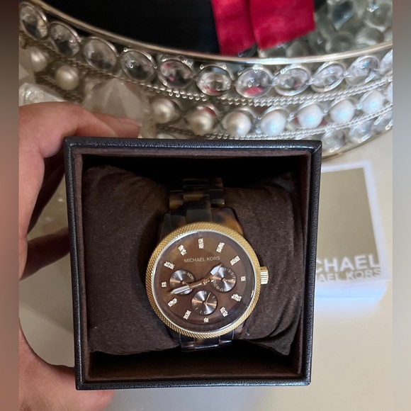 Michael Kors - Brown Tortoise Shell Lucite Chainlink Watch W/ Jeweled Face - Picture 7 of 7